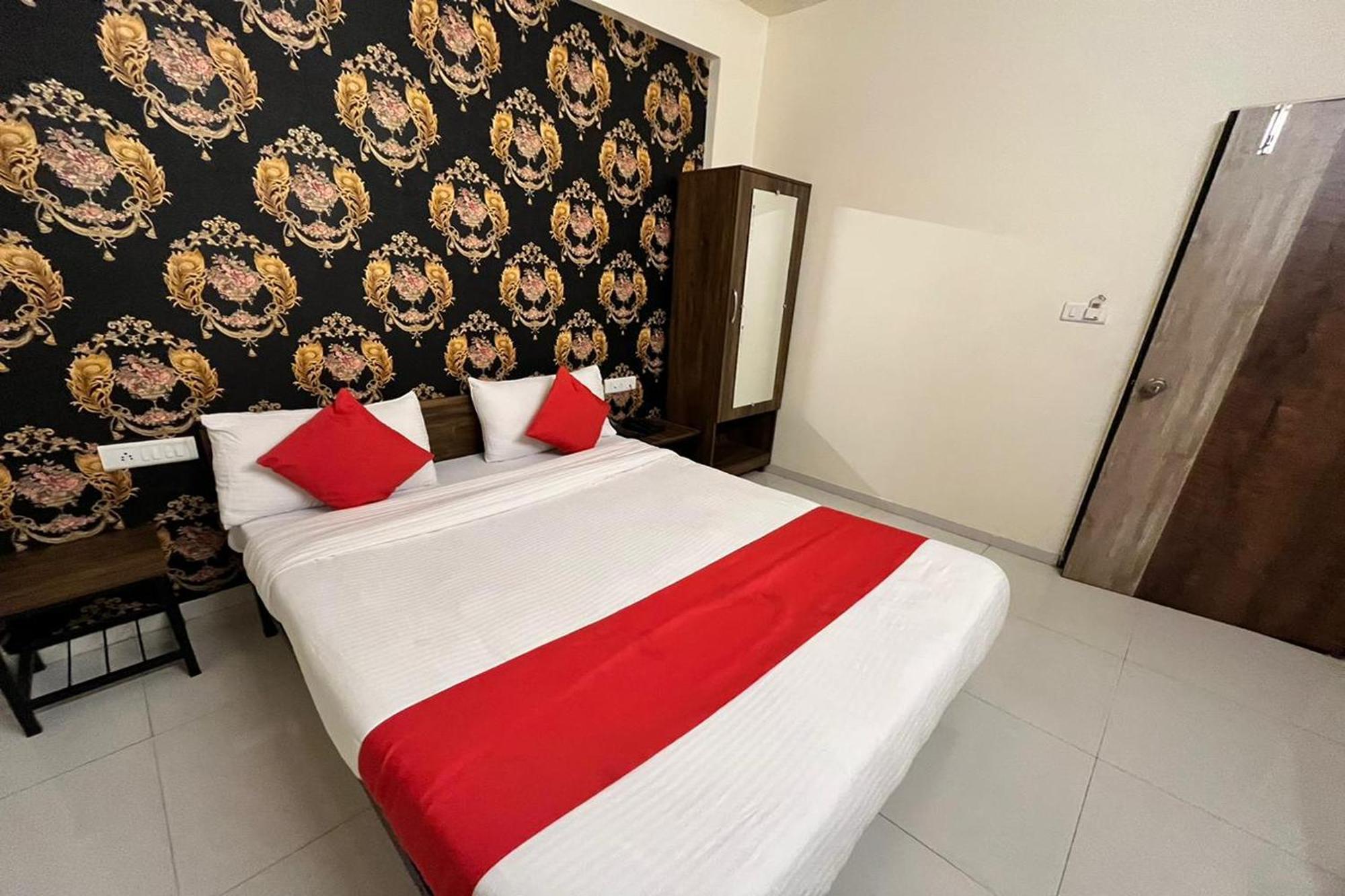 Hotel Kalyan Palace Watuwa Esterno foto