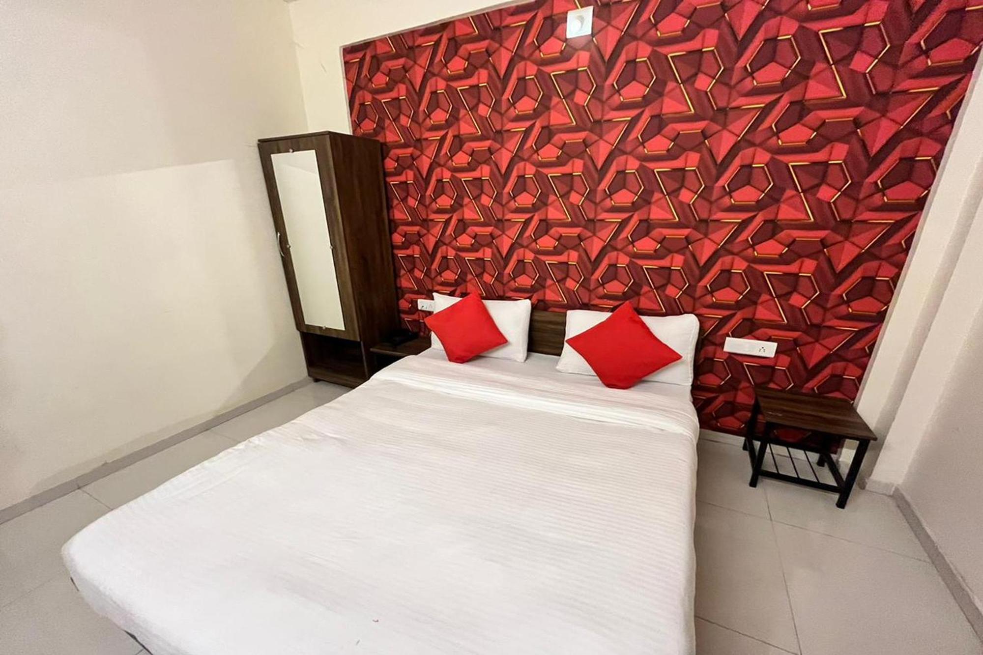 Hotel Kalyan Palace Watuwa Esterno foto