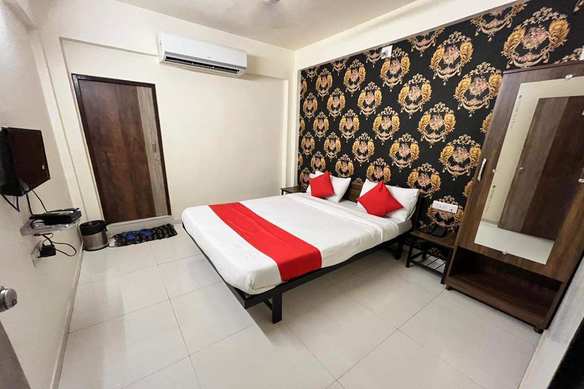Hotel Kalyan Palace Watuwa Esterno foto
