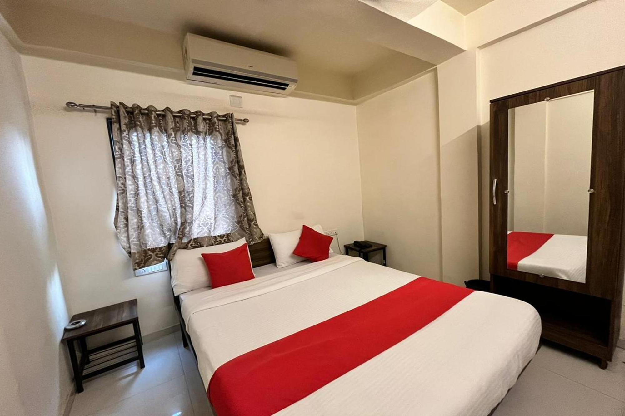 Hotel Kalyan Palace Watuwa Esterno foto