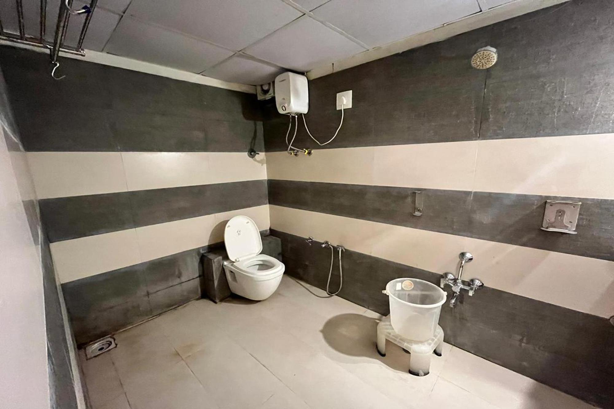 Hotel Kalyan Palace Watuwa Esterno foto