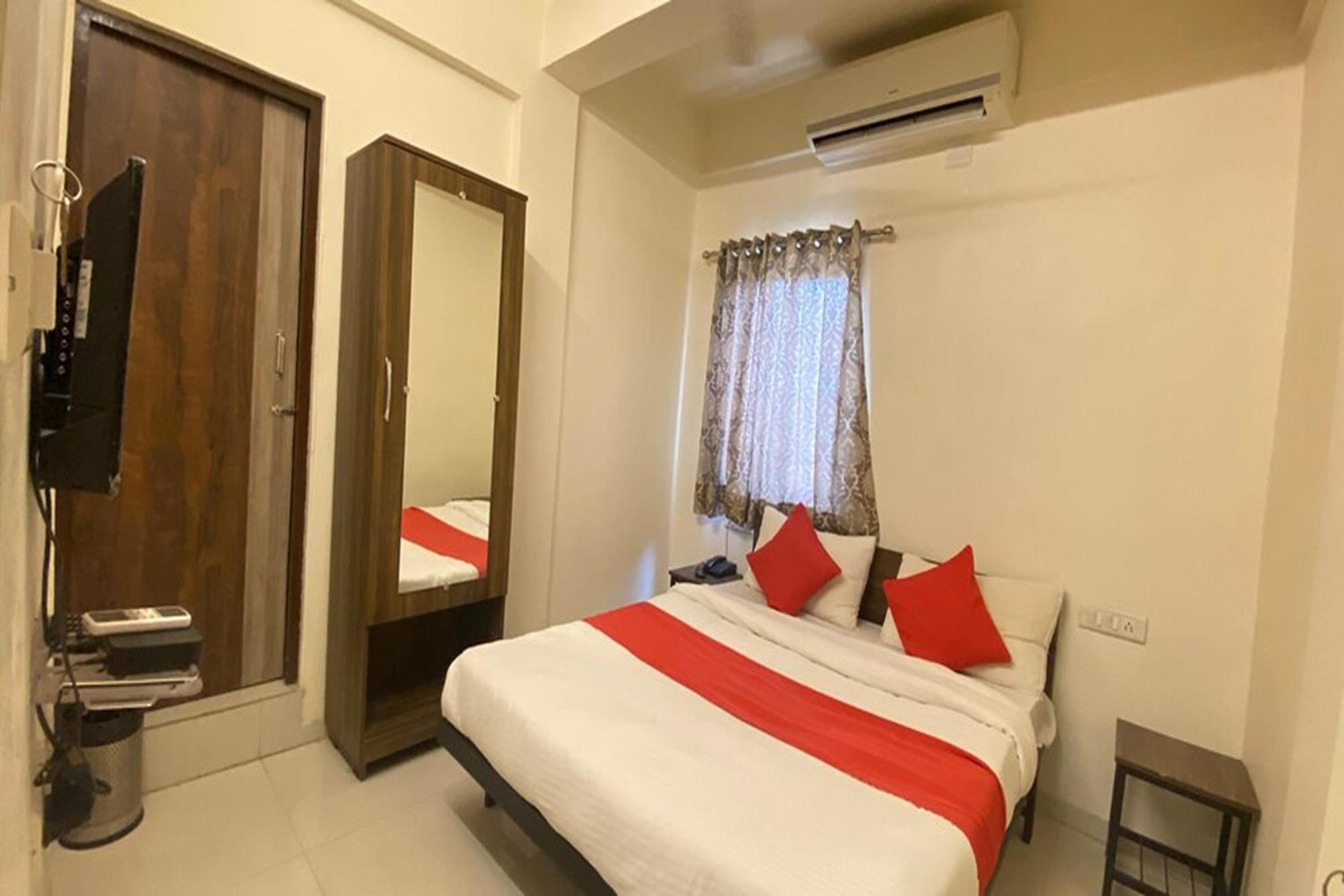 Hotel Kalyan Palace Watuwa Esterno foto