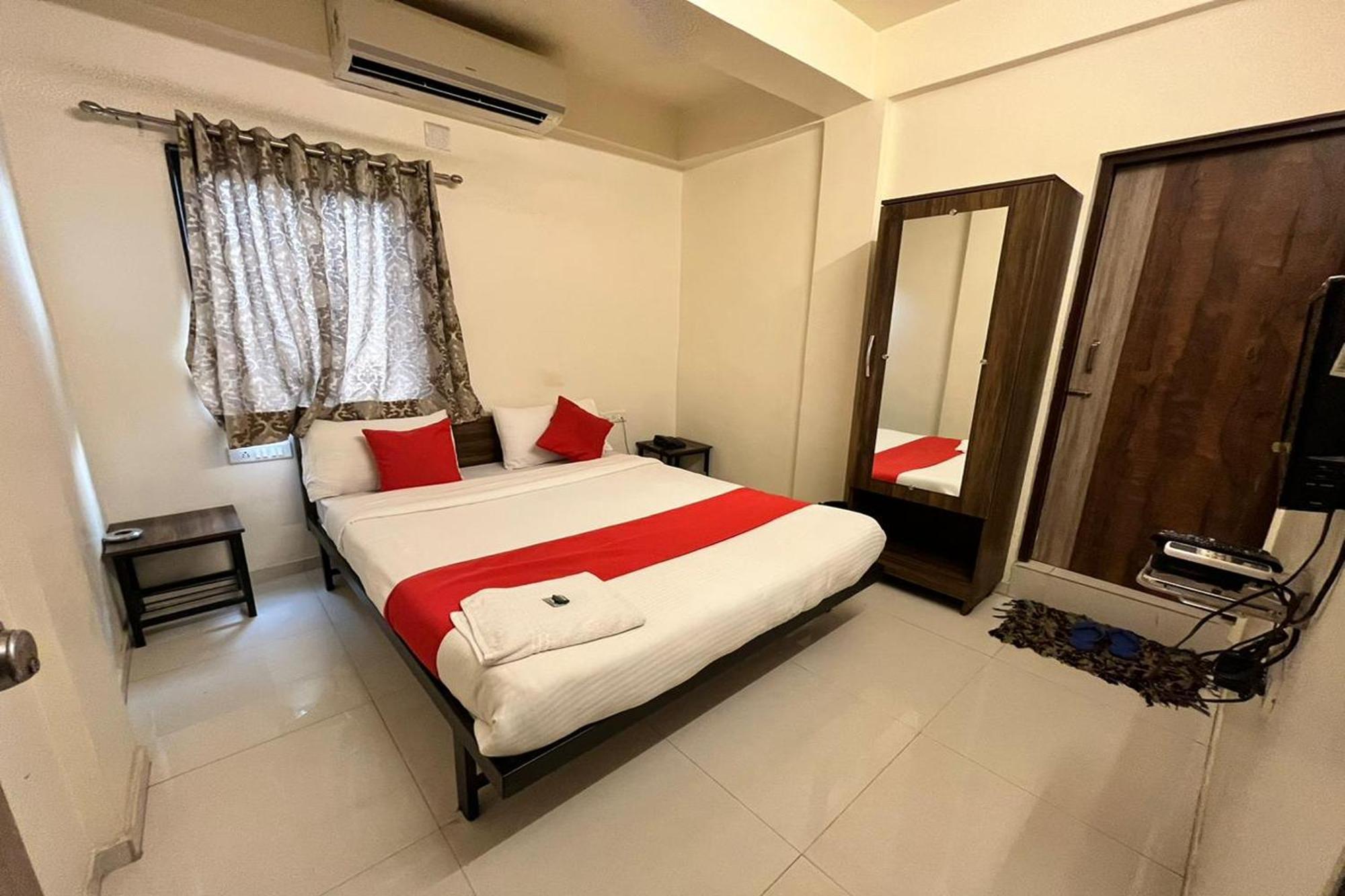 Hotel Kalyan Palace Watuwa Esterno foto
